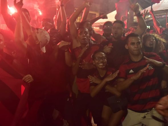 Torcedores do Flamengo comemoram o título da Libertadores no ES por Ricardo Medeiros