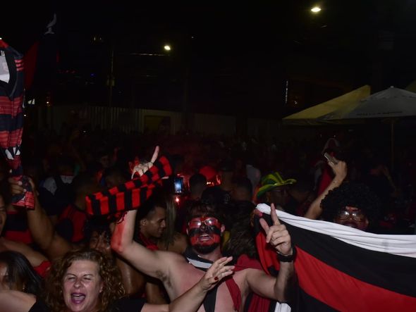 Torcedores do Flamengo comemoram o título da Libertadores no ES por Ricardo Medeiros