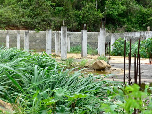 Data: 25/11/2019 - ES - Vitória - Esqueleto do que seria uma creche, em Tabuazeiro, Vitória - Obras Federais paradas no ES - Editoria: Economia - Foto: Fernando Madeira - GZ por Fernando Madeira