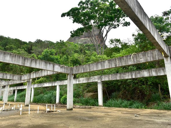 Data: 25/11/2019 - ES - Vitória - Esqueleto do que seria uma creche, em Tabuazeiro, Vitória - Obras Federais paradas no ES - Editoria: Economia - Foto: Fernando Madeira - GZ por Fernando Madeira