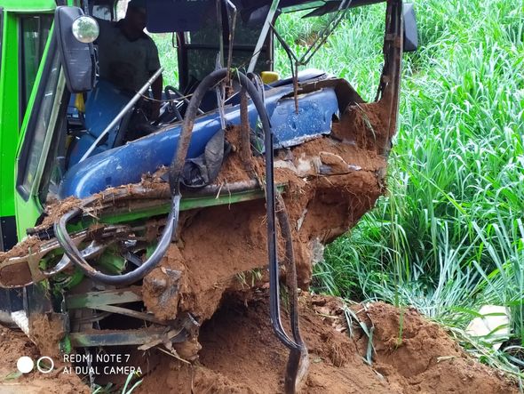 Acidente envolvendo um ônibus e um veículo de passeio, no km 175 da BR 262, em Ibatiba por Internauta - José Delfino