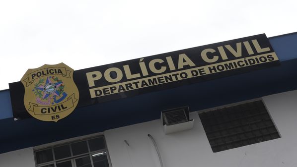 Segundo testemunhas contaram à polícia, vítima de 21 anos foi alvo de um homem com quem havia entrado em luta corporal na comemoração