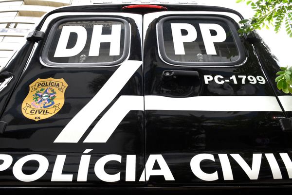 Data: 26/11/2019 - ES - Vitória - Viaturas da Delegacia de Homicídios e Proteção à Pessoa (DHPP) 
