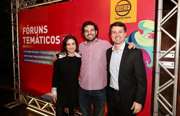 Flávia da Veiga, Gustavo Arns e Alessandro Dadalto: Felicidade Corporativa em debate . Crédito: Débora Benain