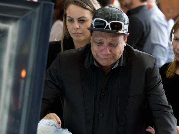 28/11/2019 - O animador de palco Liminha no velório do apresentador Augusto Liberato, o Gugu, realizado na Assembleia Legislativa de São Paulo (Alesp) por MAURÍCIO CAMARGO/ELEVEN/ESTADÃO CONTEÚDO