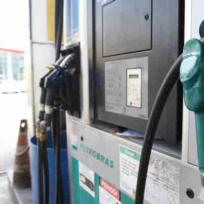 Imagem - Quando compensa abastecer com etanol em vez de gasolina? Veja a conta