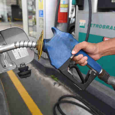 Imagem - Preço da gasolina supera R$ 5 em 42 cidades do ES: veja valor por município