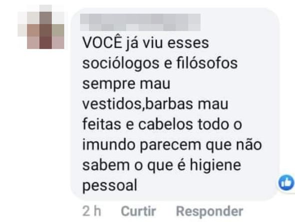 Professor é alvo de ataques preconceituosos  por Reprodução/Internet
