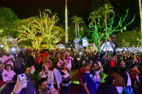 Abertura da decoração de Natal em domingos Martins  por Fernando Madeira 