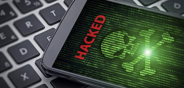 Celular hackeado: perigo no mundo digital ronda até as eleições. Crédito: Divulgação