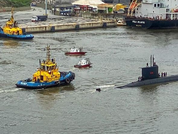 Submarino chega ao Porto de Vitória por Júnior Ferreira 