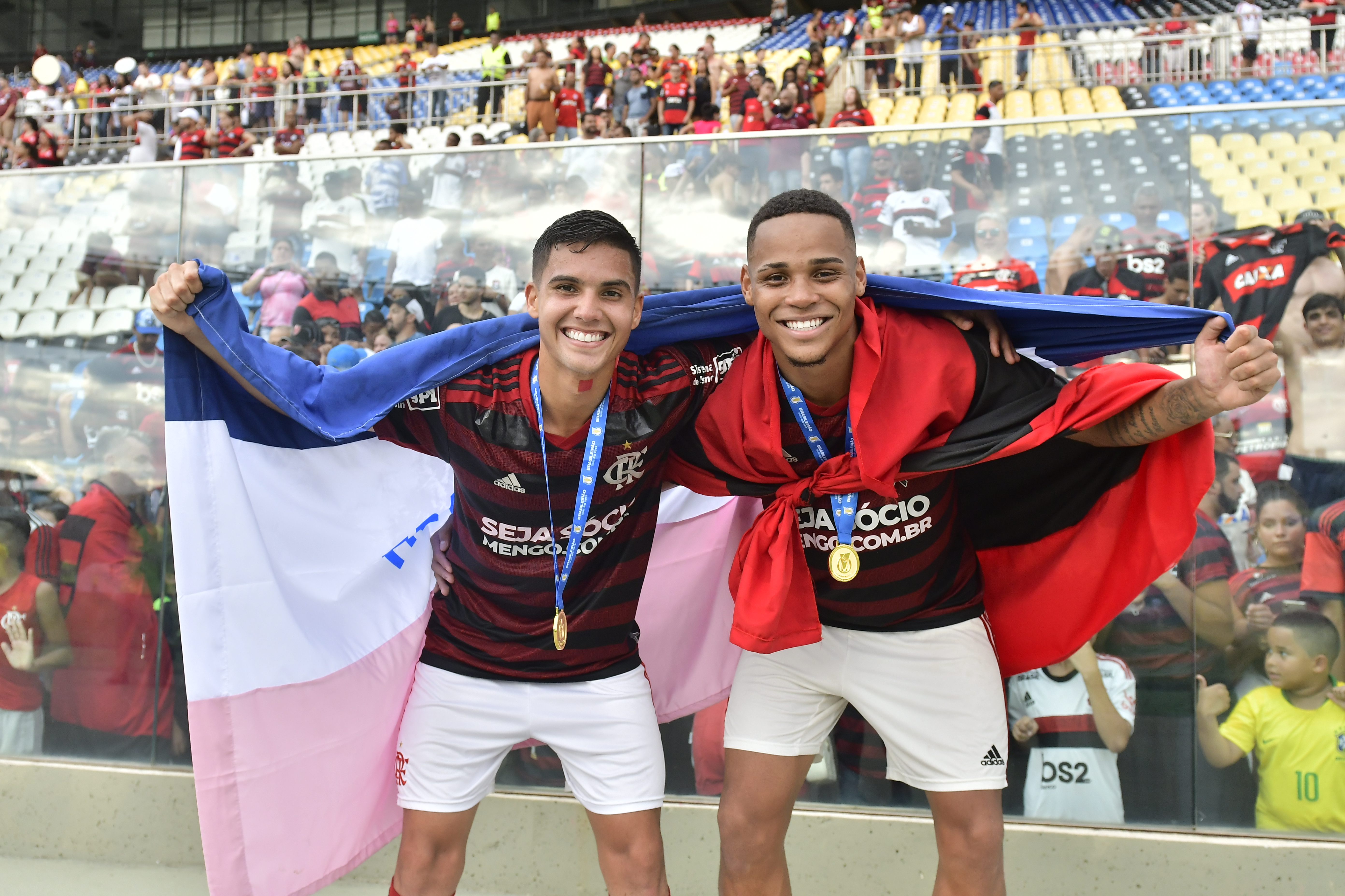 Capixabas Yuri e Natan comemoram título do Flamengo no ...