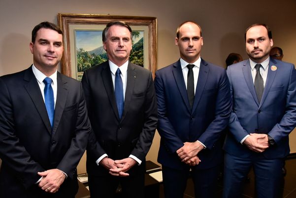 Família Bolsonaro: Flávio, Jair, Eduardo e Carlos