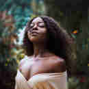 Imagem - Pele negra: 4 cuidados para evitar manchas, foliculite e oleosidade