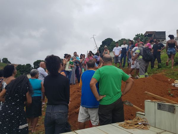 Enterro de Cristina Melo do Rosário, morta pelo marido em Cariacica. Data: 02/12/2019. Crédito: José Carlos Schaeffer