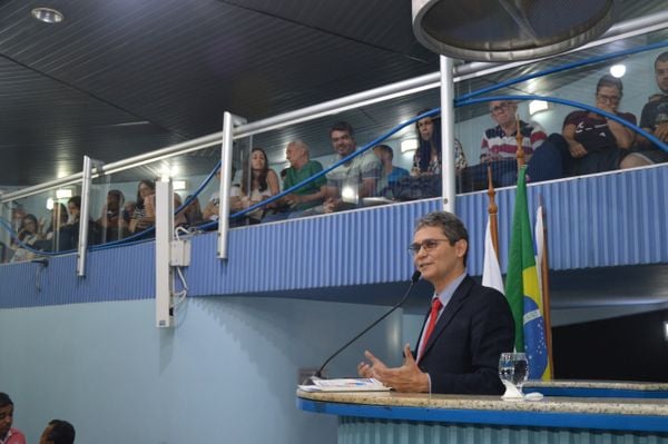 03/012/2019 Vereador Roberto Martins é o autor do projeto de emenda para aumento do salário de professores de Vitória