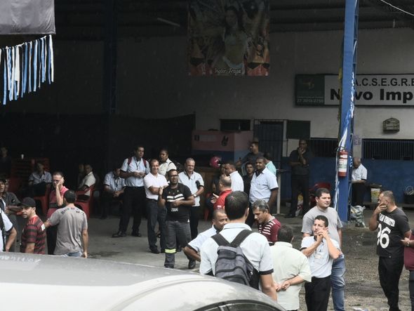 Sindirodoviarios se reúnem na quadra da escola de samba novo império por Carlos Alberto