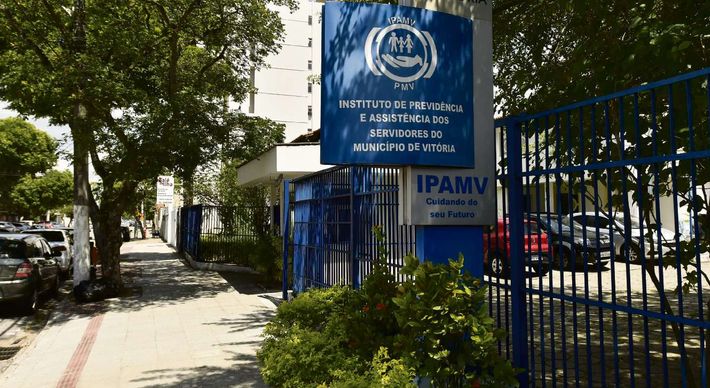 Em segundo turno, vereadores aprovaram projeto de emenda à Lei Orgânica que altera idade mínima para aposentadoria e cria regras de transição. Nova alíquota de contribuição e criação previdência complementar já haviam sido aprovadas