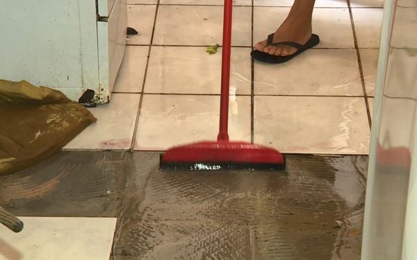 Moradores de residencial da Minha Casa Minha Vida de Cachoeiro enfrentam problemas estruturais. Crédito: TV Gazeta Sul