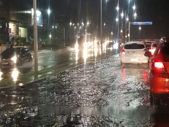 Avenida Saturnino de Brito, na altura da Ilha do Frade, em Vitória por Rhayan Lemes