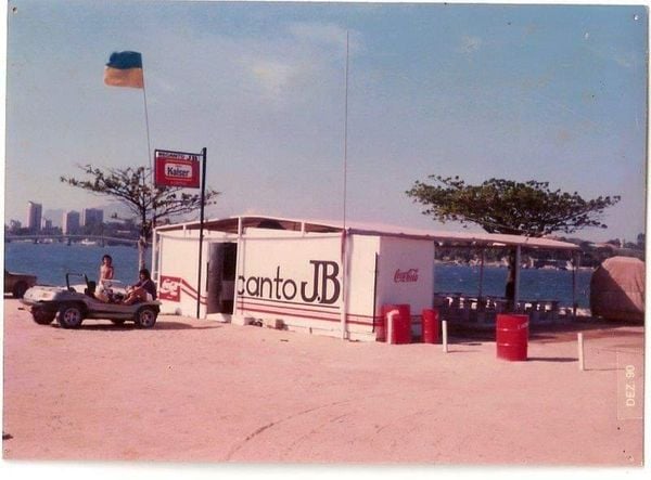 Recanto JB, em dezembro de 1990: um dos pioneiros na Curva da Jurema, o quiosque começou como um trailer. Crédito: Acervo pessoal