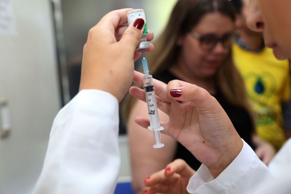 Vacina contra a gripe. Crédito: Erasmo Salomão/Ministério da Saúde