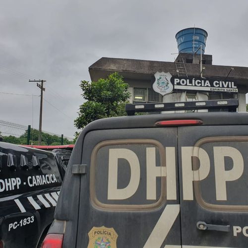 O caso aconteceu por volta das 21h20 desta segunda-feira (13), no Bairro de Fátima, na Serra. Segundo informações da Polícia Civil, o instrutor comprou uma pistola e foi manuseá-la na frente dos convidados que foram comemorar o aniversário.
