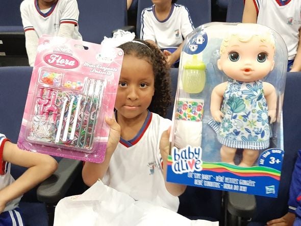 Crianças são presenteadas pelo Papai Noel na Polícia Federal por Divulgação | Polícia Federal