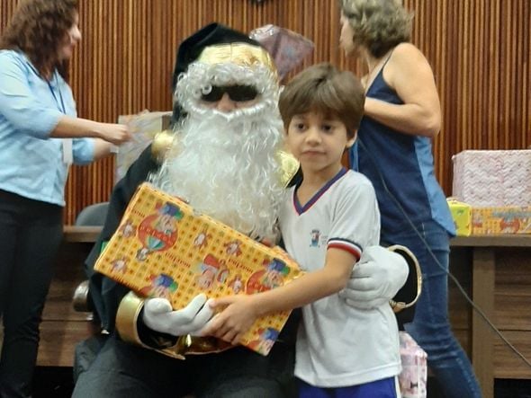 Crianças são presenteadas pelo Papai Noel na Polícia Federal por Divulgação | Polícia Federal