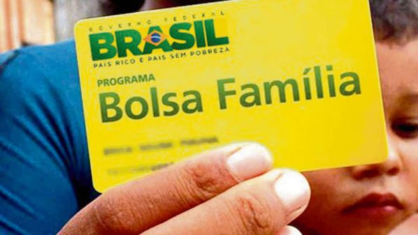 Trabalhadores informais que também têm direito e contam com cadastro no governo vão receber até o dia 12, segundo ministro