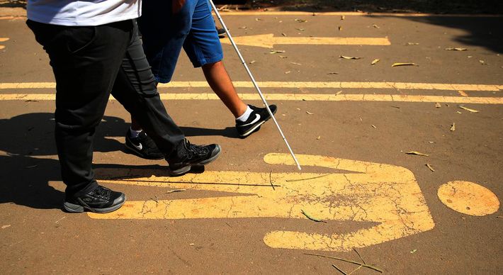 O melhor exercício é colocar-se no lugar de uma pessoa com deficiência para sentir e perceber que muito ainda precisa ser feito para que nossas cidades se tornem lugares onde essas pessoas possam transitar e passear sem barreiras