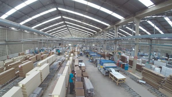 Empresas precisam depender menos da China e investir em tecnologia para serem competitivas no pós-pandemia, afirmam analistas ouvidos por A Gazeta