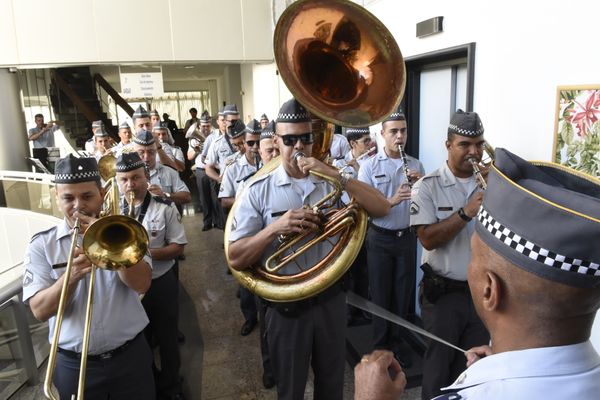 Banda da Polícia Militar durante posse do desembargador Samuel Meira Brasil Junior como presidente do TRE-ES por Carlos Alberto Silva