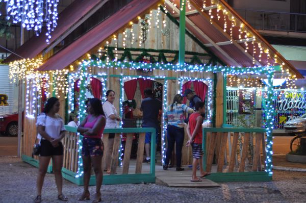 Decoração de Natal de Guaçuí faz sucesso no Caparaó por Leo Ola