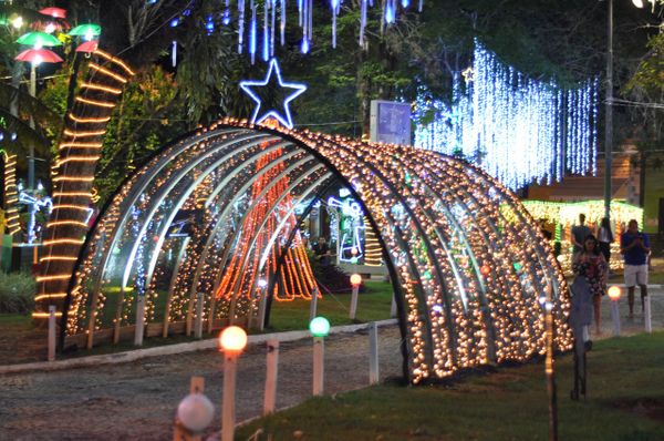 Decoração de Natal de Guaçuí faz sucesso no Caparaó por Leo Ola