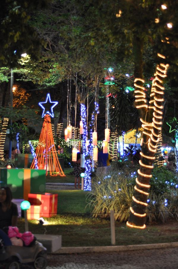 Decoração de Natal de Guaçuí faz sucesso no Caparaó por Leo Ola