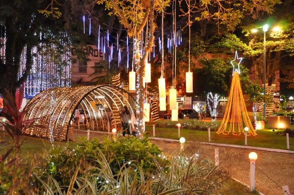 Decoração de Natal de Guaçuí faz sucesso no Caparaó por Leo Ola