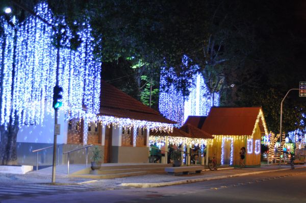Decoração de Natal de Guaçuí faz sucesso no Caparaó. Crédito: Leo Ola