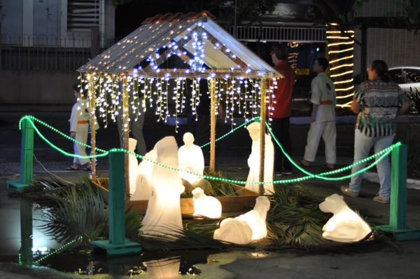 Decoração de Natal de Guaçuí faz sucesso no Caparaó por Leo Ola