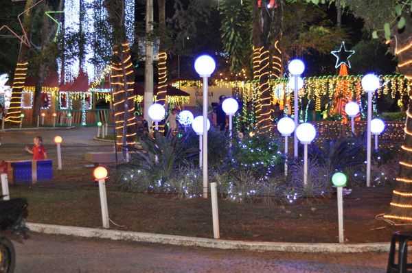 Decoração de Natal de Guaçuí faz sucesso no Caparaó por Leo Ola
