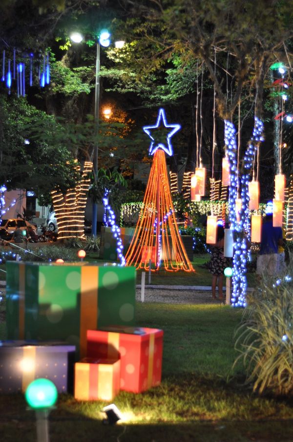 Decoração de Natal de Guaçuí faz sucesso no Caparaó por Leo Ola