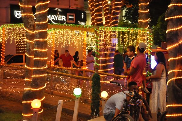 Decoração de Natal de Guaçuí faz sucesso no Caparaó por Leo Ola