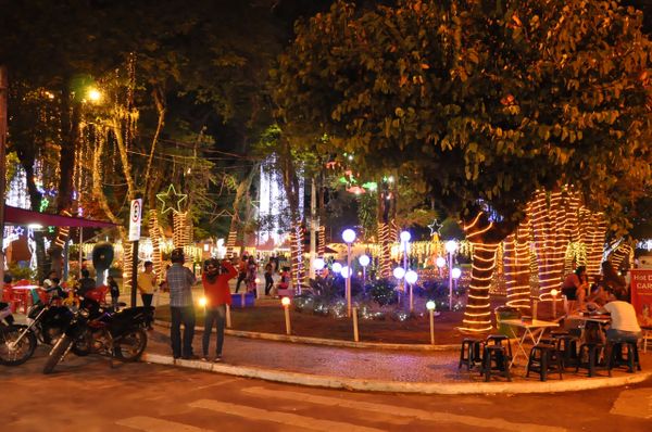 Decoração de Natal de Guaçuí faz sucesso no Caparaó por Leo Ola