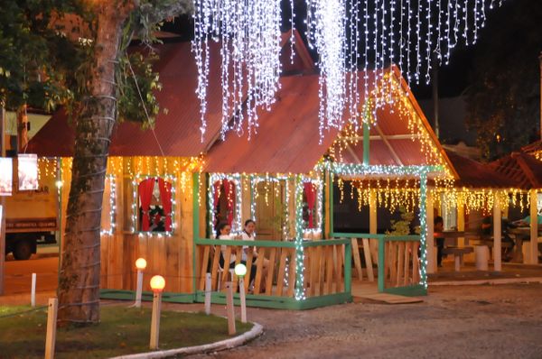 Decoração de Natal de Guaçuí faz sucesso no Caparaó por Leo Ola