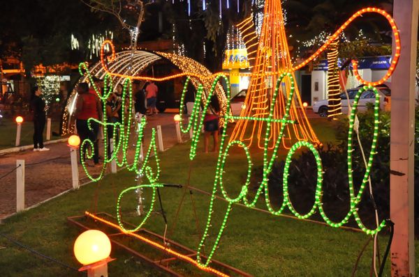 Decoração de Natal de Guaçuí faz sucesso no Caparaó por Leo Ola