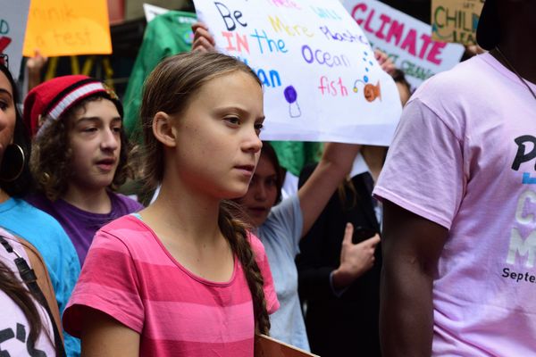 Greta Thunberg durante protesto contra mudanças climáticas em Nova York (EUA). Crédito: Eino Sierpe/ Flickr