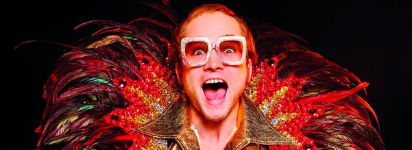 O ator Taron Egerton como Elton John no filme "Rocketman". Crédito: Divulgação