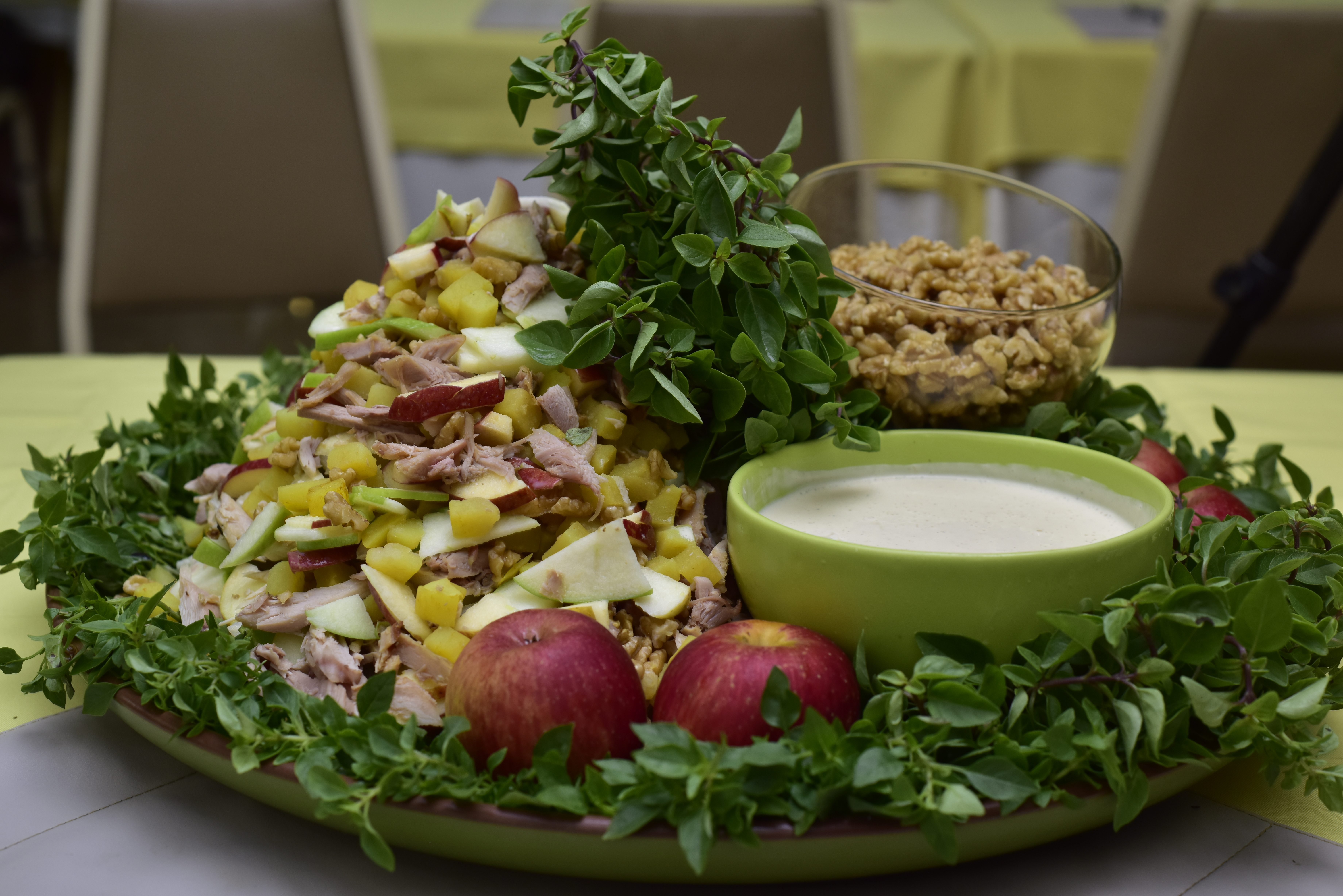 Receita De Salada Natalina Com Maçã Batata Chester E Nozes