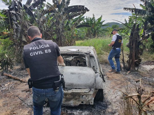 Carro de motorista de aplicativo é queimado durante sequestro por Isaac Ribeiro