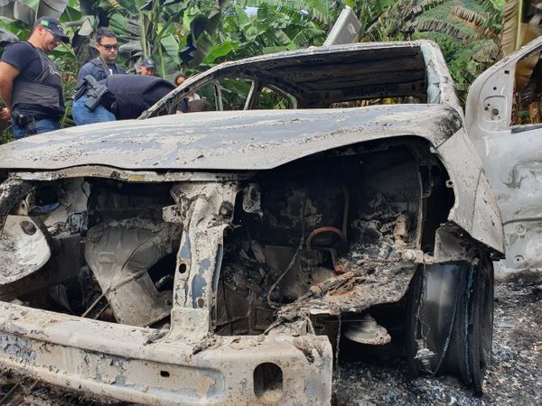 Carro de motorista de aplicativo é queimado durante sequestro por Isaac Ribeiro